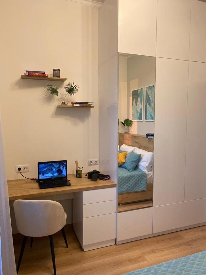 Beautiful Apartment With 3 Balconies In The Center Of Jerevan Exteriör bild