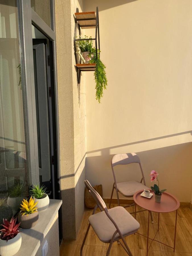 Beautiful Apartment With 3 Balconies In The Center Of Jerevan Exteriör bild